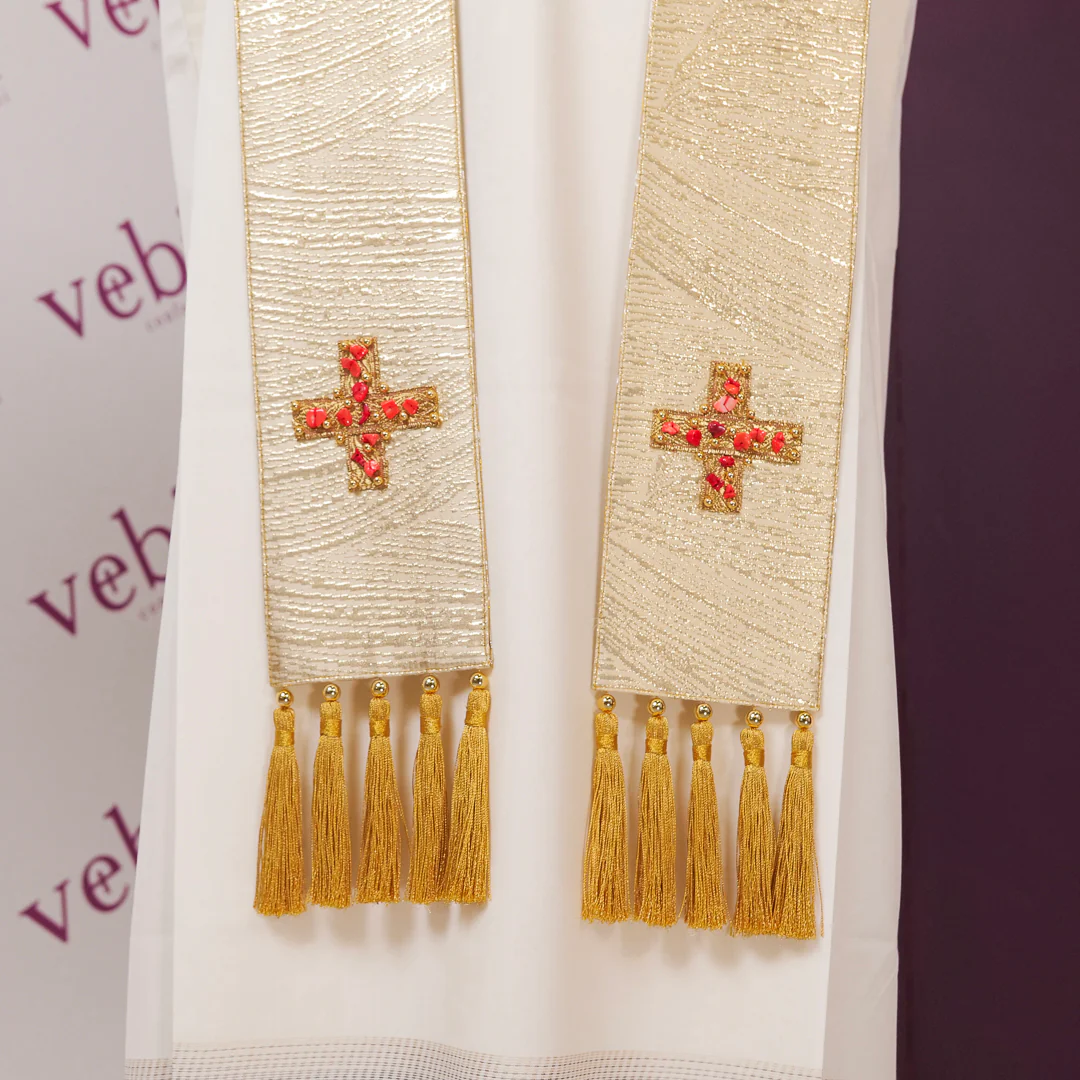 Casula Sacerdotale Oro in Seta con Ricami Corallo di Sardegna - immagine 8
