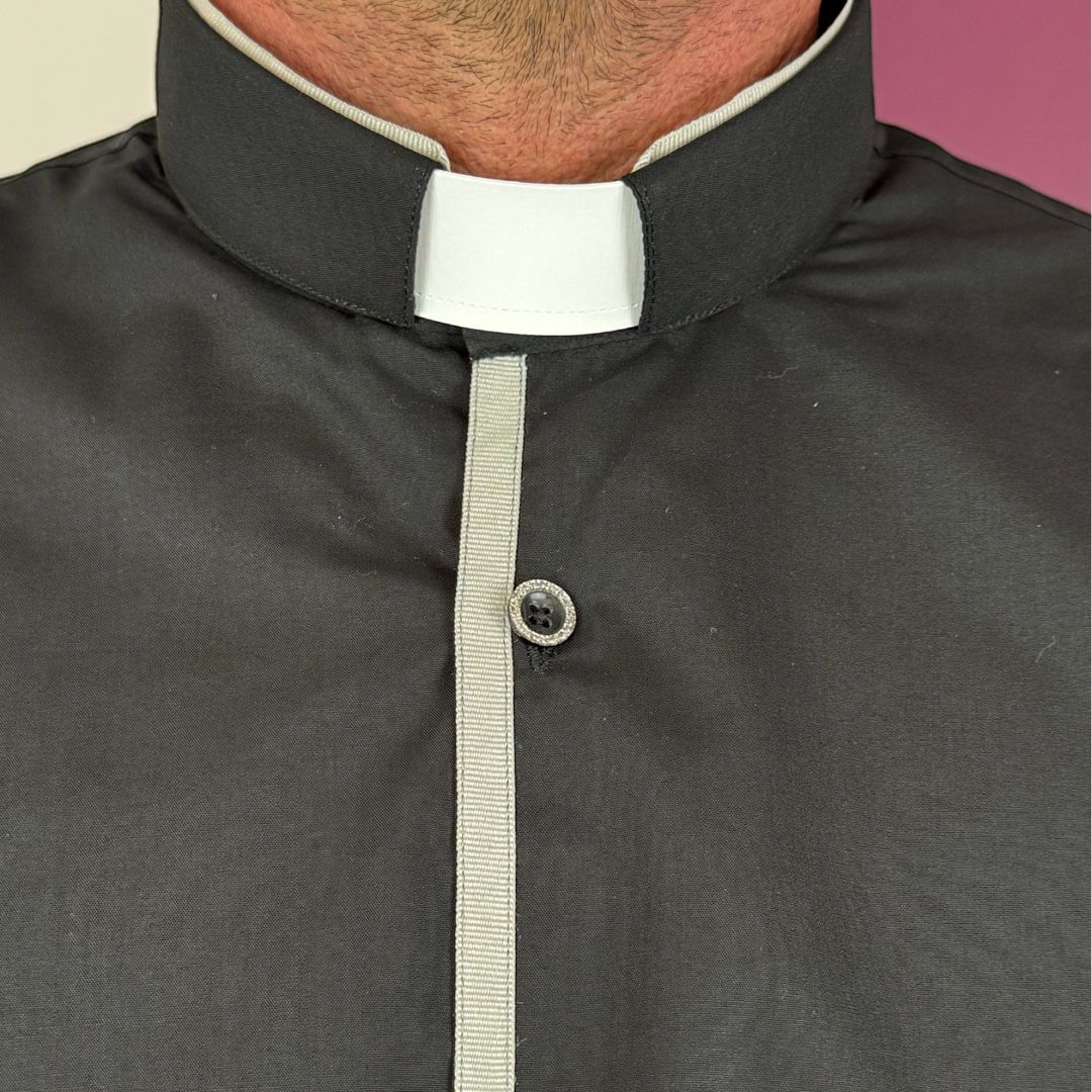 Camicia da Sacerdote Nera Manica Lunga con Bordino Grigio Collo Clergy in Misto Cotone - immagine 3