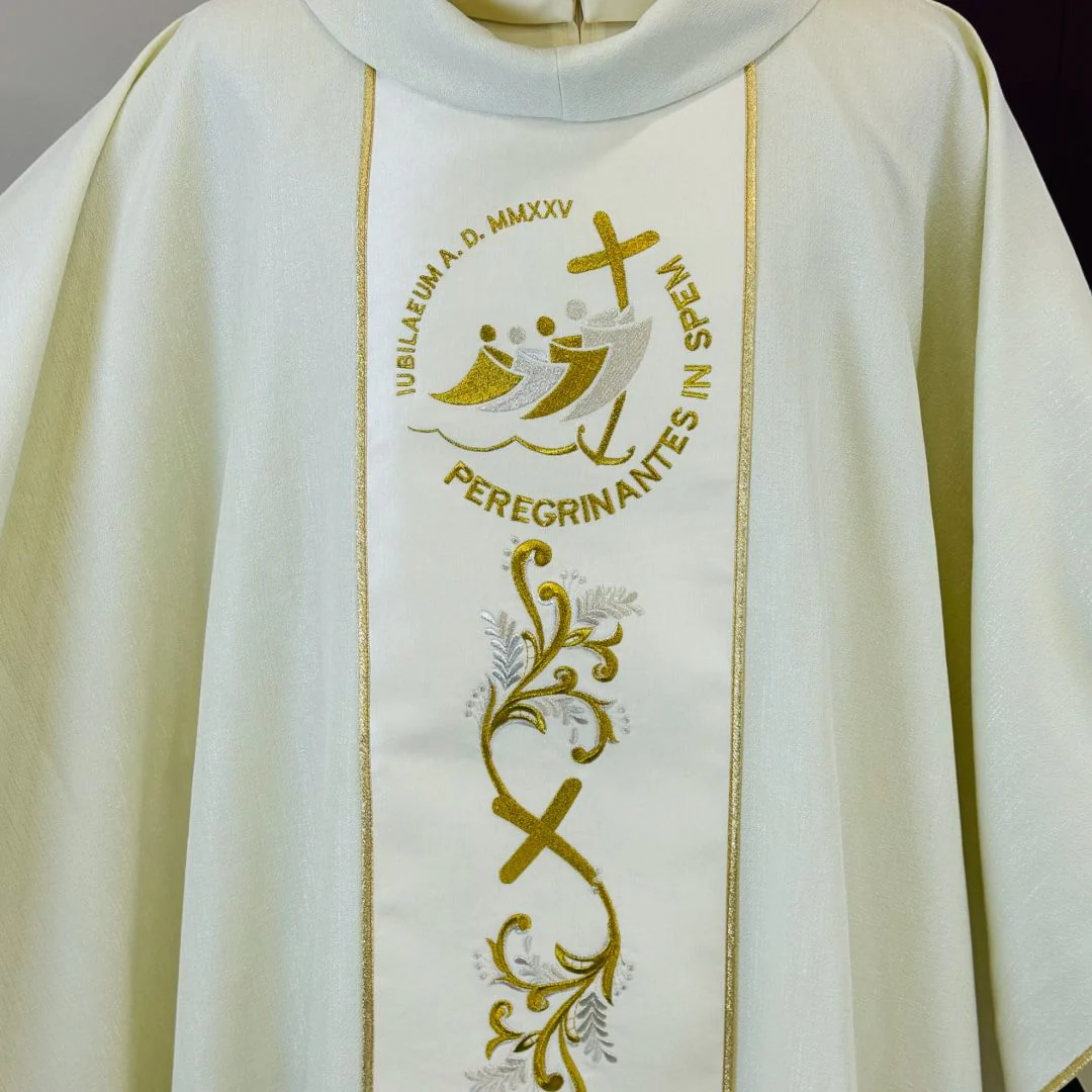 Casula Bianca con Stolone Logo GIUBILEO 2025 Roma - immagine 4